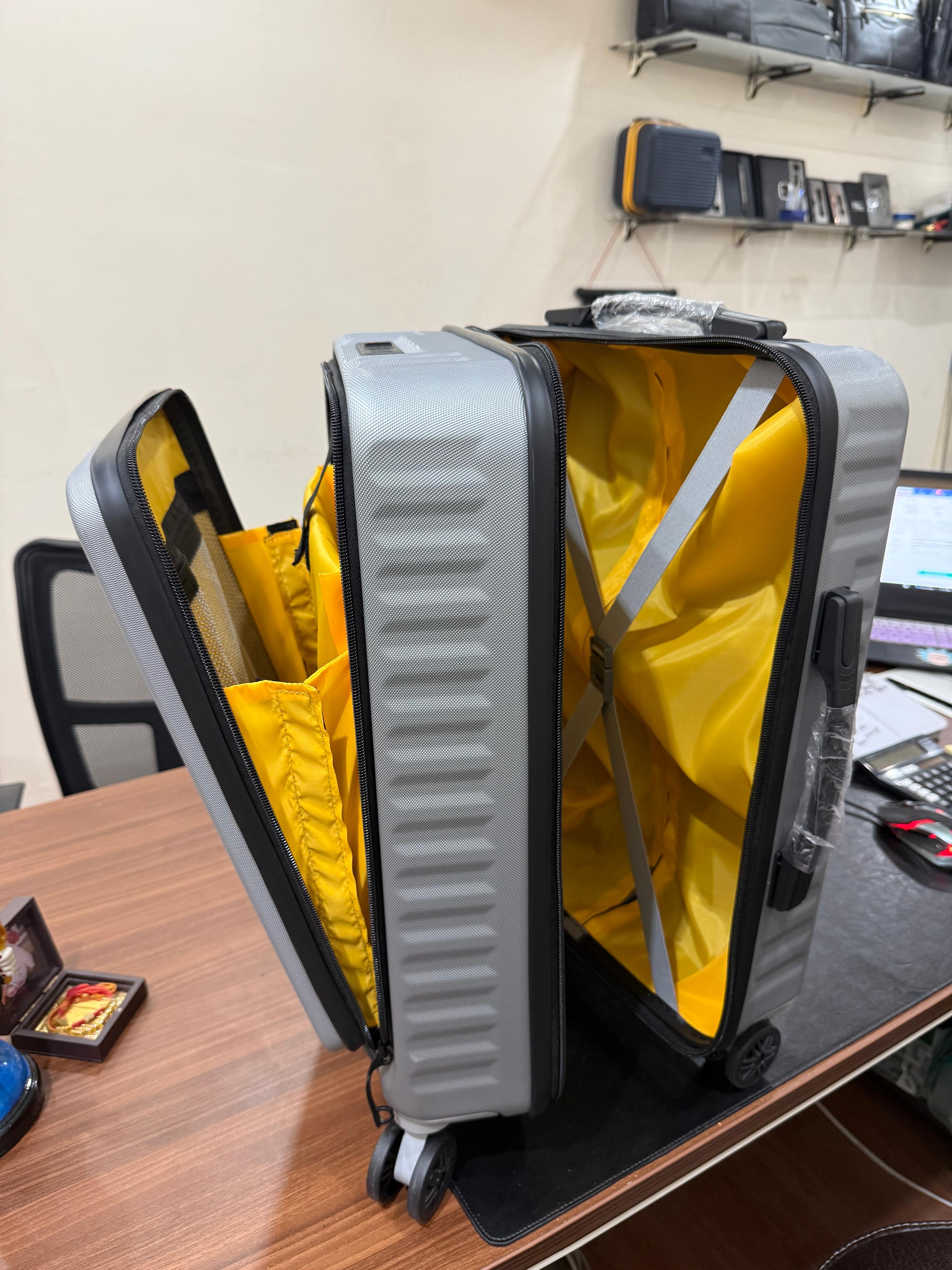 GG-2602 Executive Front Open Laptop Compartment Trolley Bag for Corporate Gifting